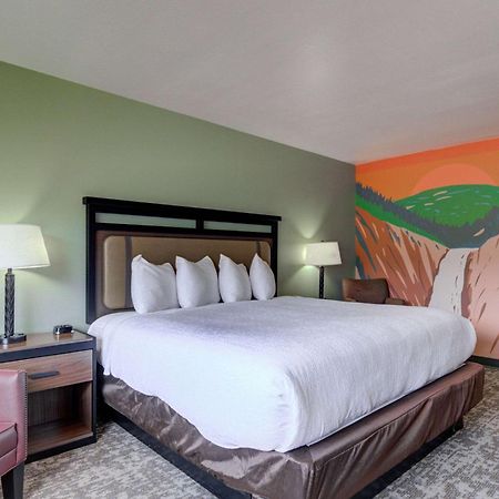 The Ridgeline Hotel At Yellowstone, Ascend Hotel Collection Gardiner Exterior foto