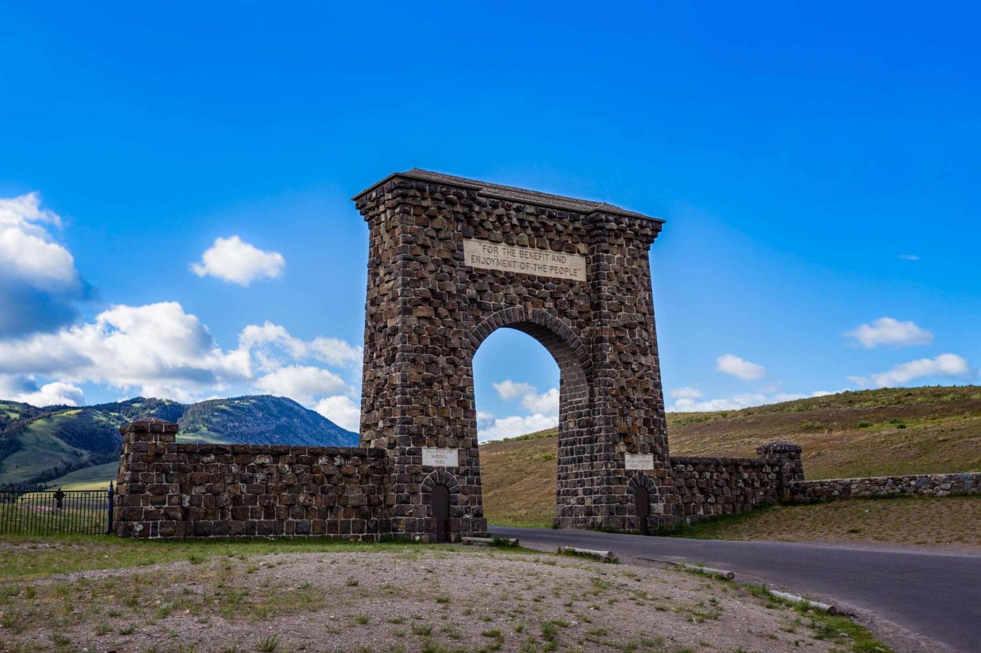 The Ridgeline Hotel At Yellowstone, Ascend Hotel Collection Gardiner Exterior foto