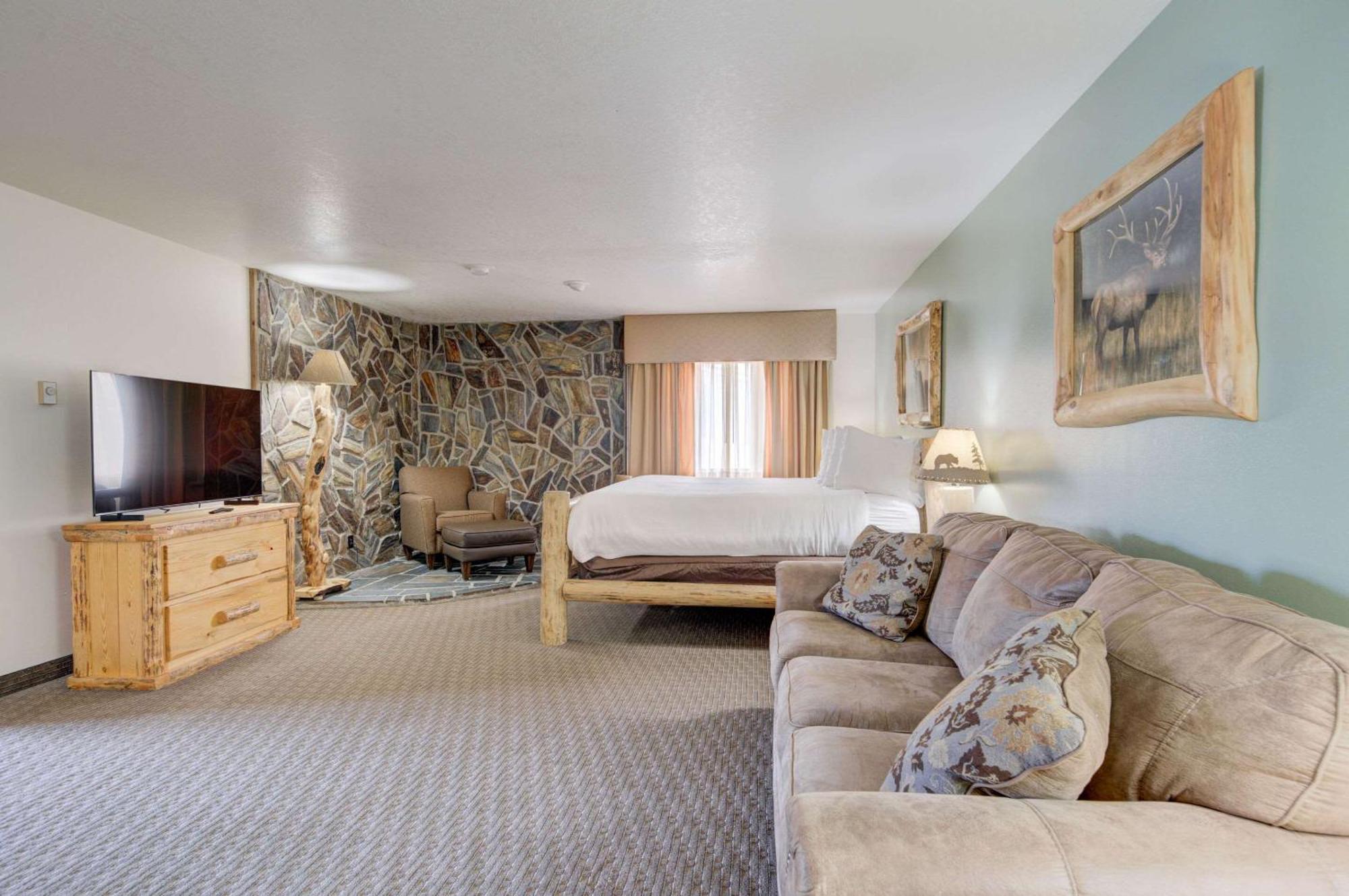 The Ridgeline Hotel At Yellowstone, Ascend Hotel Collection Gardiner Exterior foto